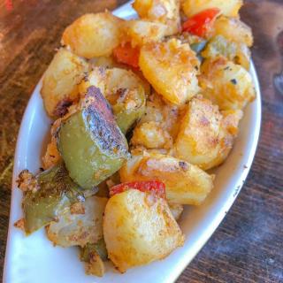 Side of Home Fries go great with any of our brunch options! 🥔 Bottomless options available too! 🍻 Happy Sunday ☀️
